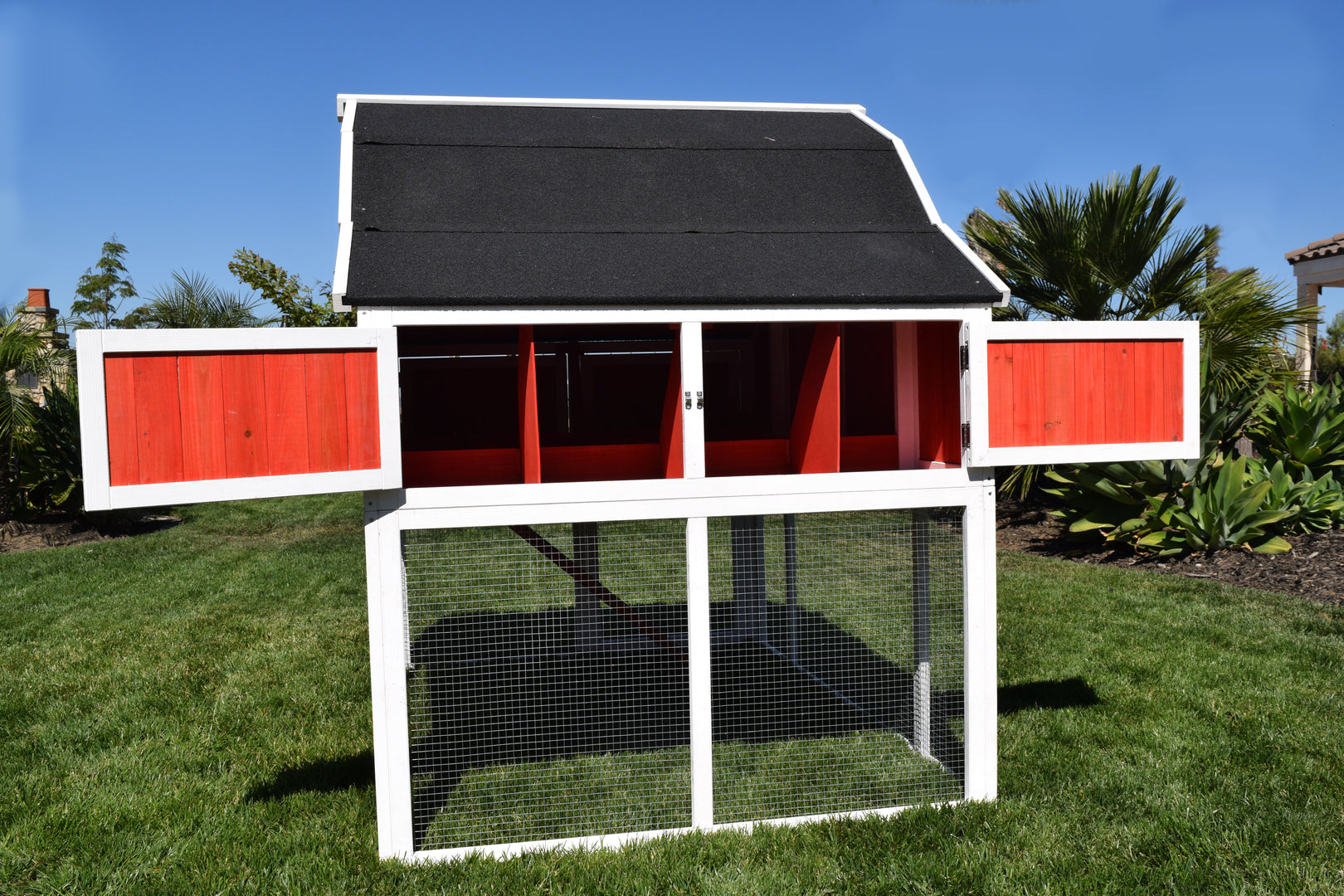 Rugged Ranch™ Omaha Chicken Coop (up to 10 chickens)
