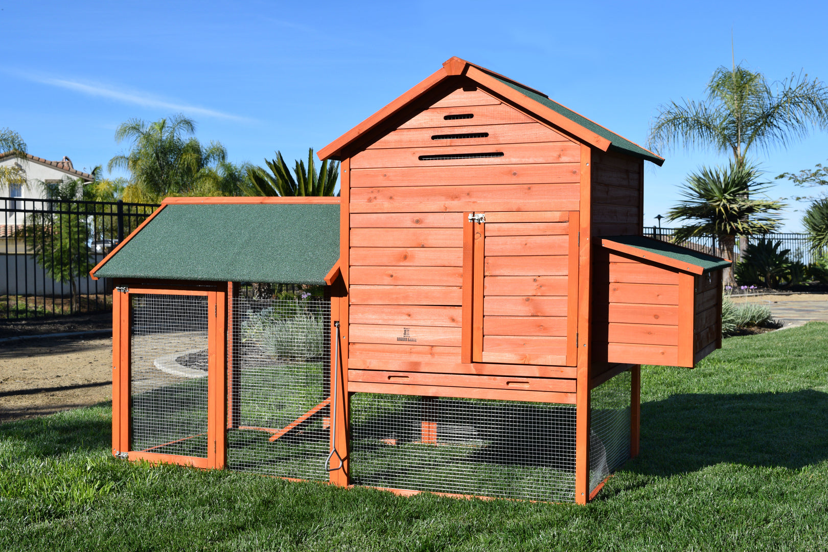 Rugged Ranch™ Raised Wood Chicken Coop (Up to 6 chickens)