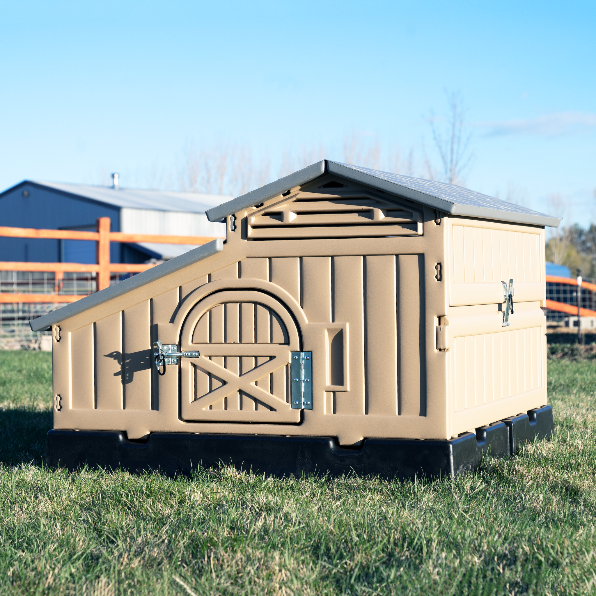 SnapLock™ Regular Chicken Coop (up to 5 chickens) SnapLock™ Regular Chicken Coop (up to 5 chickens)